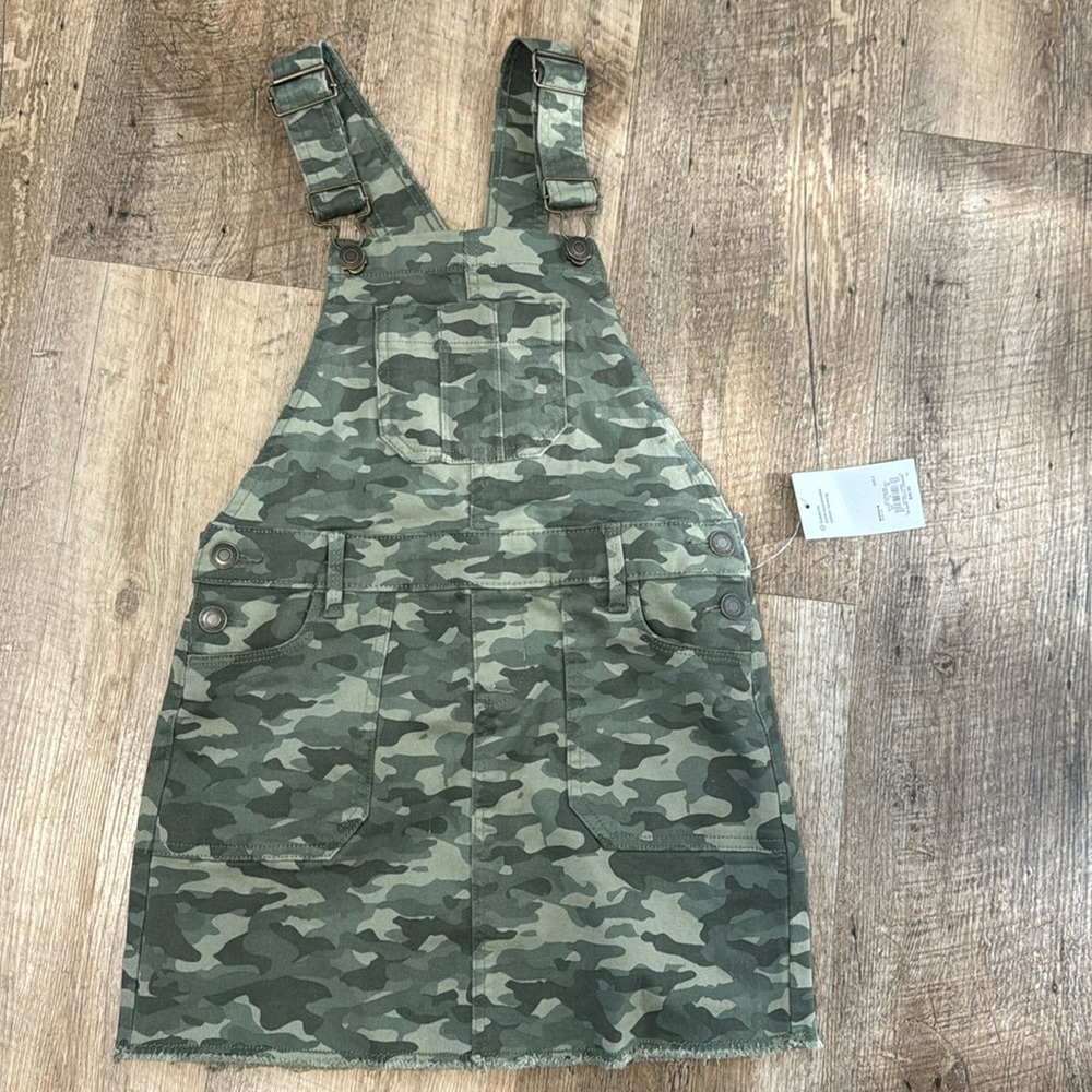 Girls camo overall dress. Size 8. NWT.